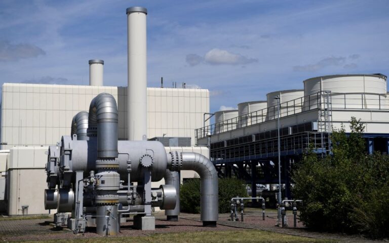 Γερμανία: Πλαφόν στο ρεύμα και εγγυήσεις 67 δισ. ευρώ στις εταιρείες ενέργειας