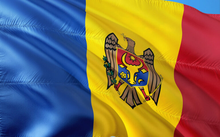 Μολδαβία: Την παραίτηση της κυβέρνησης ζητούν χιλιάδες διαδηλωτές