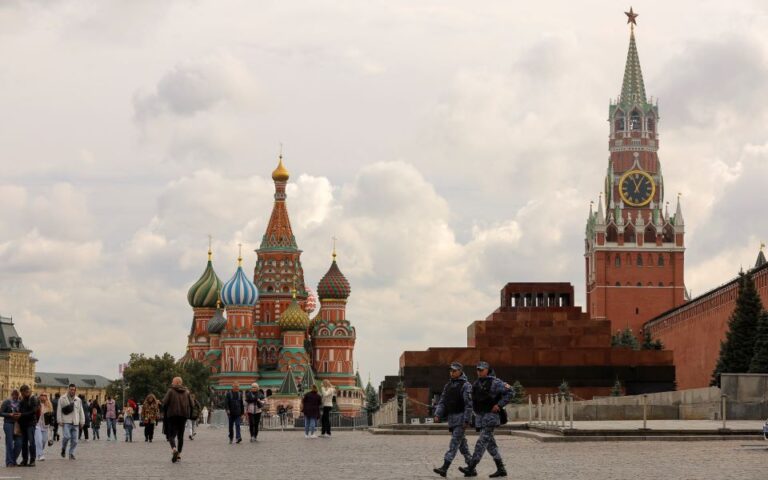 Ρωσία: Φεύγουν άρον-άρον οι Ρώσοι μετά την επιστράτευση Πούτιν