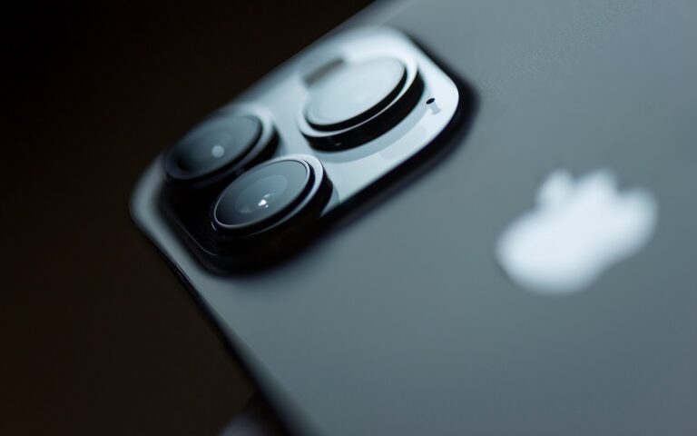 Έρχεται μια μεγάλη αλλαγή στο νέο iPhone: Πώς η Apple «λύγισε» απέναντι στην Ε.Ε.