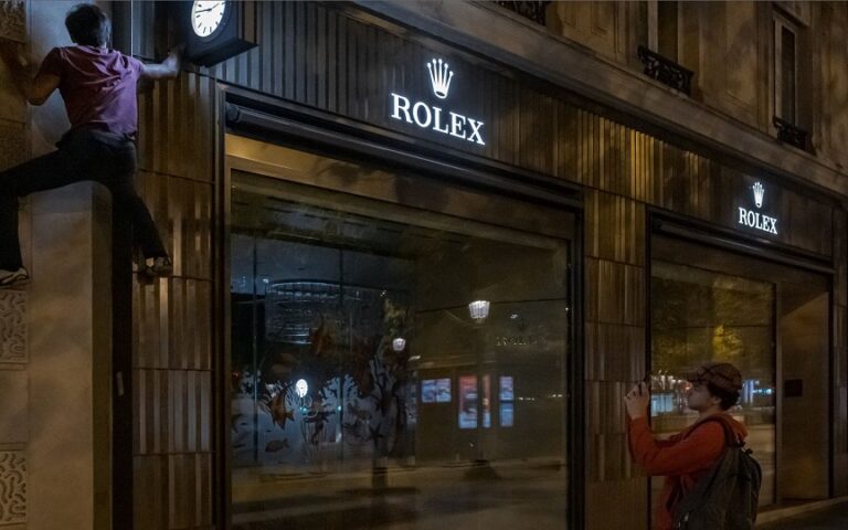 «Κλικ», Rolex, «κλικ» Louis Vuitton: Το παρκούρ εξοικονομεί ενέργεια