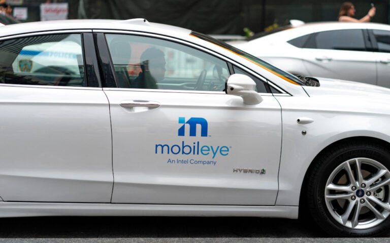 Mobileye: Εκτίναξη πάνω από 30% στο ντεμπούτο της στην αγορά μετά την απόσχιση από την Intel