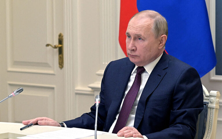 Ο Πούτιν δηλώνει ότι η Ρωσία είναι έτοιμη να συνάψει νέες ενεργειακές συνεργασίες με την Ασία