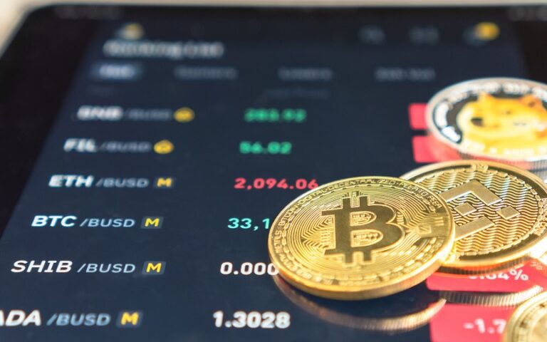 Bitcoin: Πάνω από τα 18.000 δολάρια – Σε υψηλό μηνός