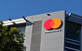Mastercard: Αυξημένα κέρδη λόγω των μεγαλύτερων δαπανών σε ταξίδια στο εξωτερικό 