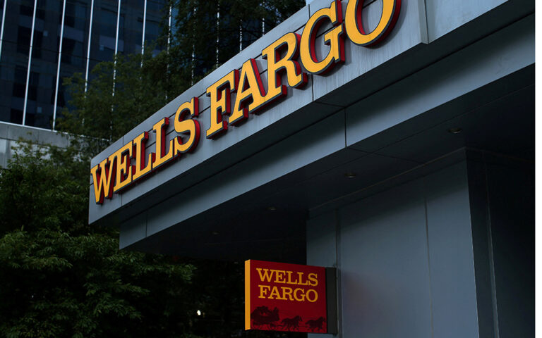 Wells Fargo: Ώθηση στα έσοδα το γ΄ τρίμηνο από τη λιανική τραπεζική 