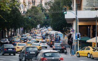 Απαγόρευση φορτηγών στο κέντρο της Αθήνας: Πόσο κοστίζει στις επιχειρήσεις