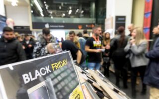 Λιανεμπόριο: Μεγάλες προσδοκίες για τη φετινή Black Friday