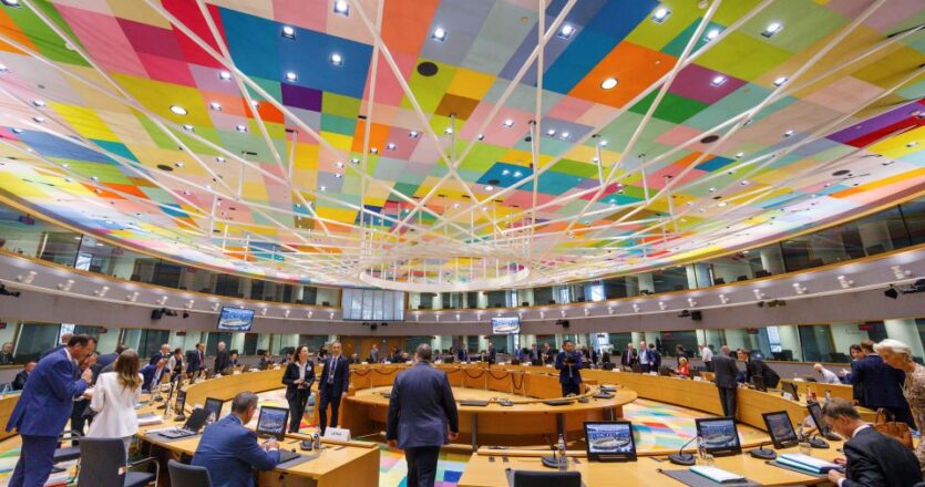 Eurogroup: Πράσινο φως για την δόση προς την Ελλάδα – Μείωση του χρέους κατά 6 δισ. ευρώ