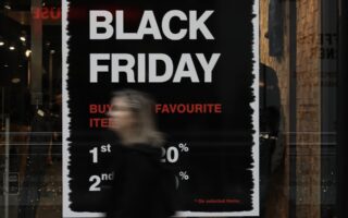 Black Friday : Επίσημη αυλαία σήμερα για το εκπτωτικό event – Τι να προσέξετε