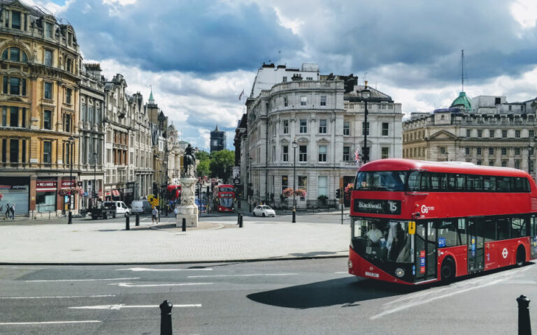 H αντεπίθεση του City: To Λονδίνο αλλάζει τους κανόνες στον χρηματοπιστωτικό τομέα