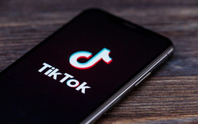 Το TikTok μπλοκάρει 1.700 λογαριασμούς με φιλορωσική προπαγάνδα