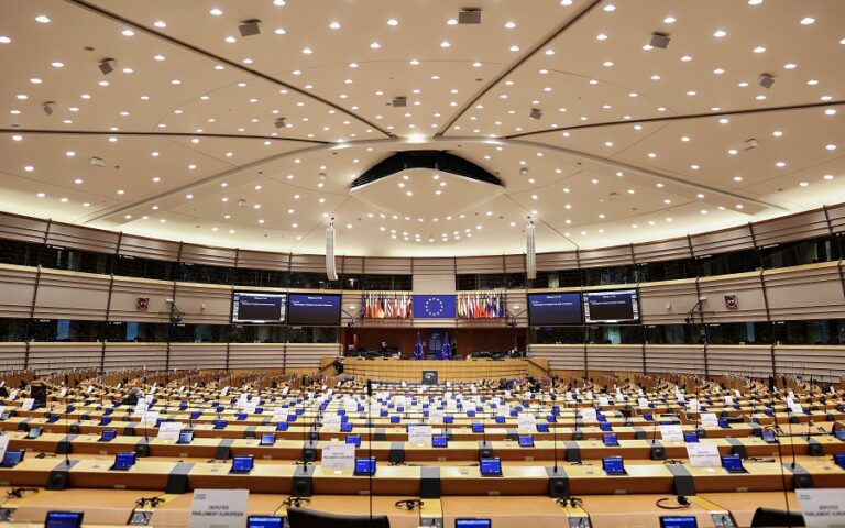 Politico: Εφοδος της αστυνομίας σε γραφεία του Ευρωπαϊκού Κοινοβουλίου