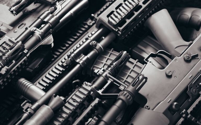 Αυξάνονται παγκοσμίως οι πωλήσεις όπλων, παρά τα προβλήματα στις εφοδιαστικές αλυσίδες