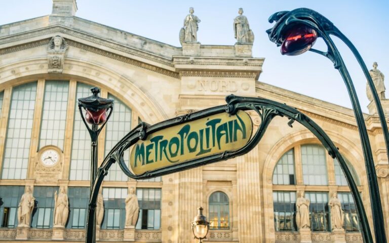 Άνδρας τραυμάτισε με μαχαίρι αρκετούς ανθρώπους σε σταθμό στο Παρίσι