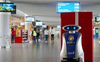 Βουλγαρία: Ο ρομποτικός βοηθός καθαρισμού SOFie πιάνει δουλειά στο αεροδρόμιο της Σόφιας