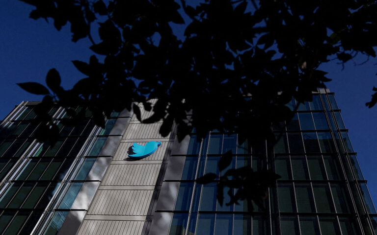 Twitter: Απαγορεύει στους χρήστες να αναρτούν συνδέσμους σε ανταγωνιστικά μέσα