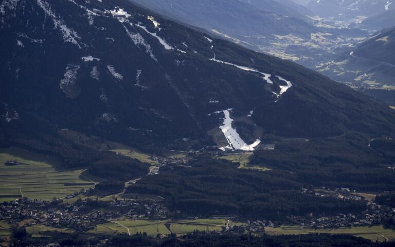 Χιονοδρομικά χωρίς χιόνι: Οι θερμοκρασίες απειλούν τις Άλπεις