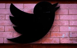Τwitter: Απειλεί με μήνυση τη Meta για την εφαρμογή Threads