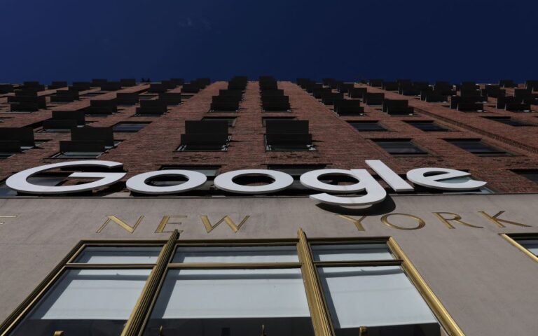 ΗΠΑ κατά Google: «Πληρώνει 10 δισ. δολάρια ετησίως για να διατηρήσει το μονοπώλιό της» 