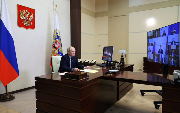 Κρεμλίνο: «Ανοιχτός» ο Πούτιν σε επαφές με τον Όλαφ Σολτς