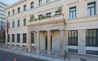 Τέμπη: Ανέγερση μνημείου για τα θύματα από τον Δήμο Αθηναίων