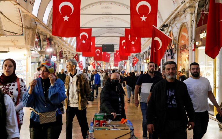 Παροχές και προεκλογική εκστρατεία Ερντογάν