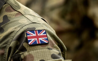 Βρετανία: Δίωξη σε μέλος του στρατού για δραστηριότητες που συνδέονται με την τρομοκρατία