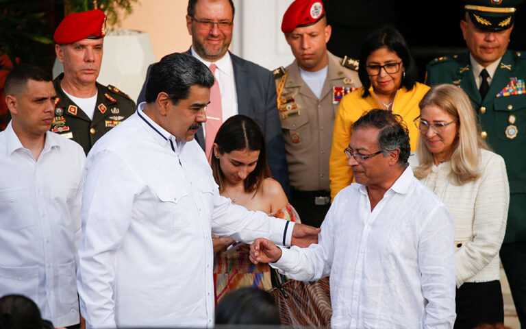 Βενεζουέλα: Αιφνιδιαστική επίσκεψη του προέδρου της Κολομβίας