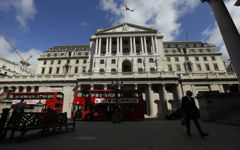 Βρετανία: Ανησυχία για την κατάρρευση της SVB – Επικοινωνία ΥΠΟΙΚ με διοικητή της Τράπεζας της Αγγλίας