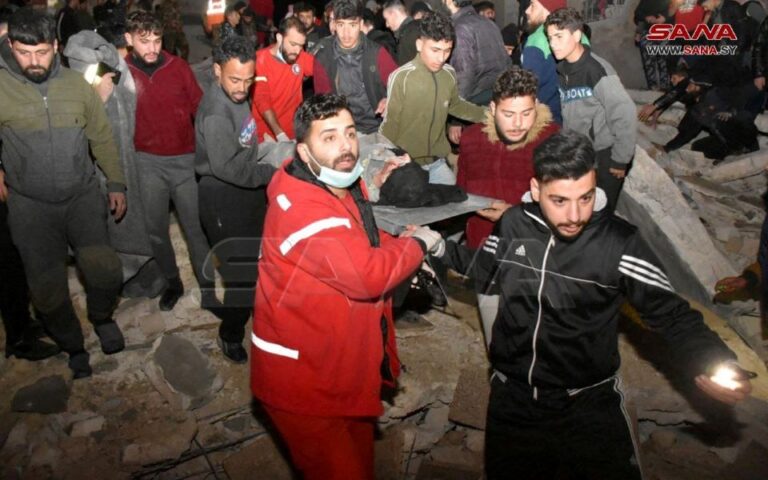 Σεισμός 7,8 ρίχτερ στα σύνορα Τουρκίας και Συρίας – Τουλάχιστον 100 νεκροί