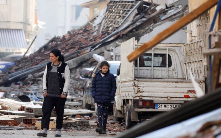 Σεισμός στην Τουρκία: Αγγίζουν τις 10.000 οι νεκροί ενώ «ο χρόνος τελειώνει»