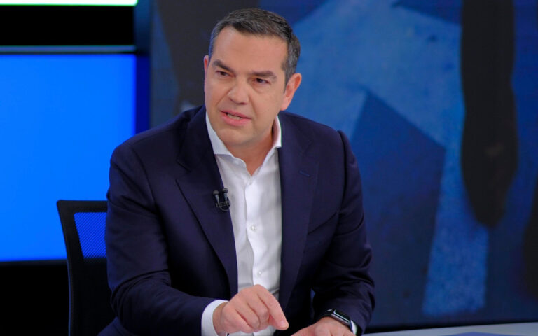 Τσίπρας: «Εμείς θέλουμε να απευθυνθούμε θεσμικά σε όλα τα κόμματα»