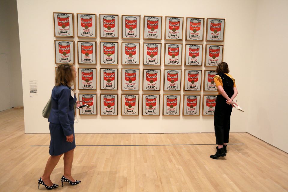 Ο πρώτος influencer: Πώς ο Andy Warhol έβαλε τις business στην τέχνη-1