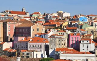 Πορτογαλία: Τέλος η Χρυσή Βίζα μετά το ράλι των ακινήτων
