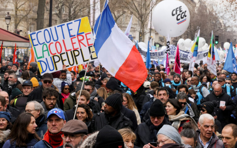 Έχουν δίκιο οι Γάλλοι να αντιδρούν στη σύνταξη στα 64;