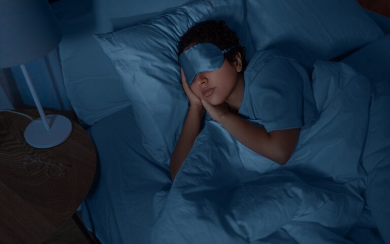 Έλλειψη ύπνου: Το νούμερο ένα λάθος που μας κάνει να γερνάμε πιο γρήγορα