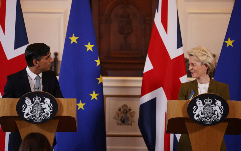 Σε συμφωνία ΕΕ – Βρετανία για τη Β. Ιρλανδία – Οι πρώτες αντιδράσεις – Ικανοποίηση Βορειοϊρλανδών επιχειρηματιών