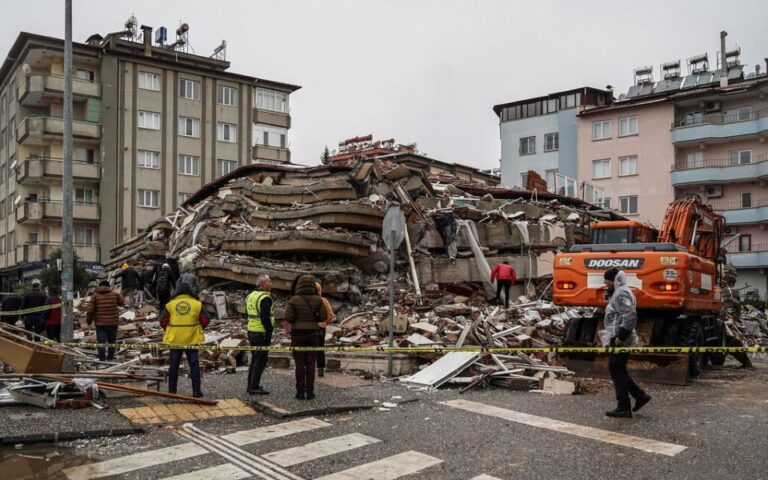 Κομισιόν: Στήριξη 1 δισ. ευρώ στην Τουρκία για τον σεισμό