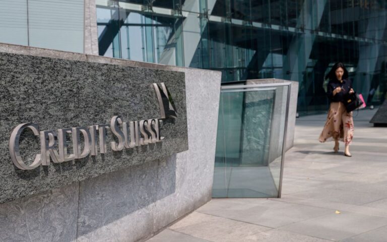 Προσπάθεια αντίδρασης στις αγορές – Ράλι έως 40% για την Credit Suisse