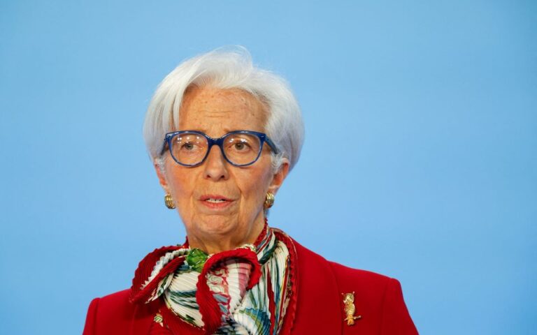 Lagarde: Παρατείνει το μυστήριο αναφορικά με τα επιτόκια