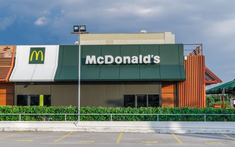 Προσεχώς 50 McDonald’s στην Ελλάδα: Από το 1991 στο Σύνταγμα στους Μαλτέζους της Premier Capital