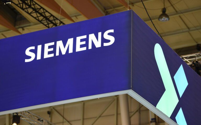 Siemens: Λογιστικό κέρδος 1,6 δισ. ευρώ από επενδύσεις σε ενέργεια