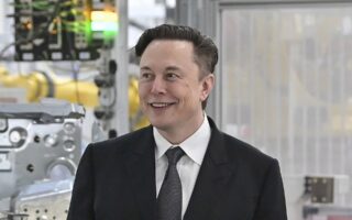 Tesla: Παρουσίαση του αναβαθμισμένου Model 3 στη Σαγκάη από τον Musk