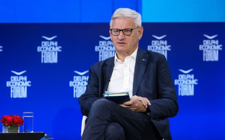 Ο Carl Bildt στους Δελφούς: Αναμένεται μεγάλη ουκρανική αντεπίθεση