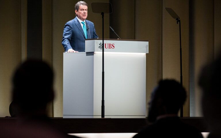 UBS προς μετόχους: Η συμφωνία με την Credit Suisse δεν είναι εύκολη υπόθεση