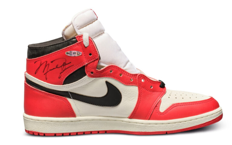 Τα αθλητικά παπούτσια του Michael Jordan και ο εξοπλισμός του Kobe Bryant σε δημοπρασία από τον οίκο Sotheby’s