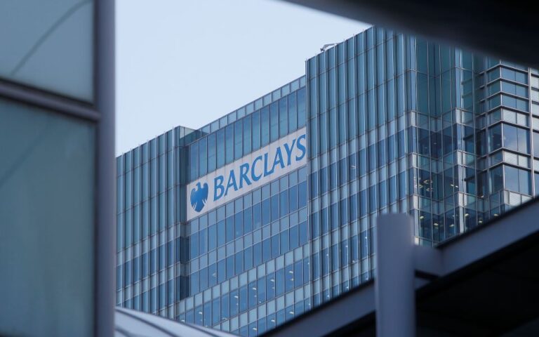 Barclays: Σχέδια για μείωση δαπανών κατά 1 δισ. λίρες