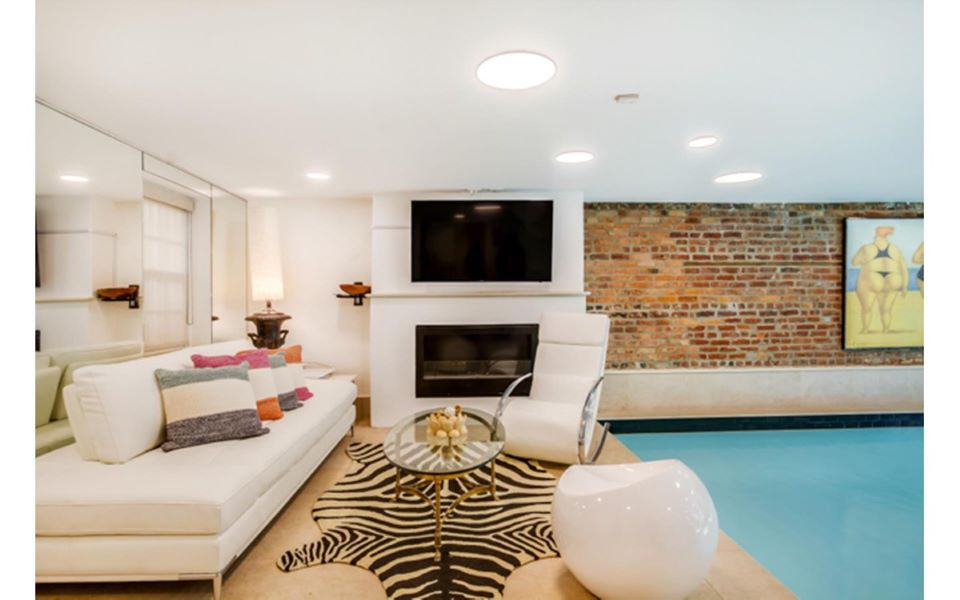 Το πιο παράξενο σπίτι στο Μανχάταν: Έχει πισίνα αντί για σαλόνι-2