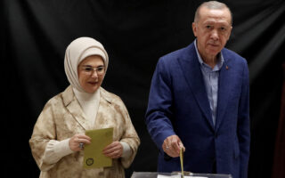 Τουρκία: Ψήφισαν Ερντογάν και Κιλιτσντάρογλου – Τα μηνύματα που έστειλαν